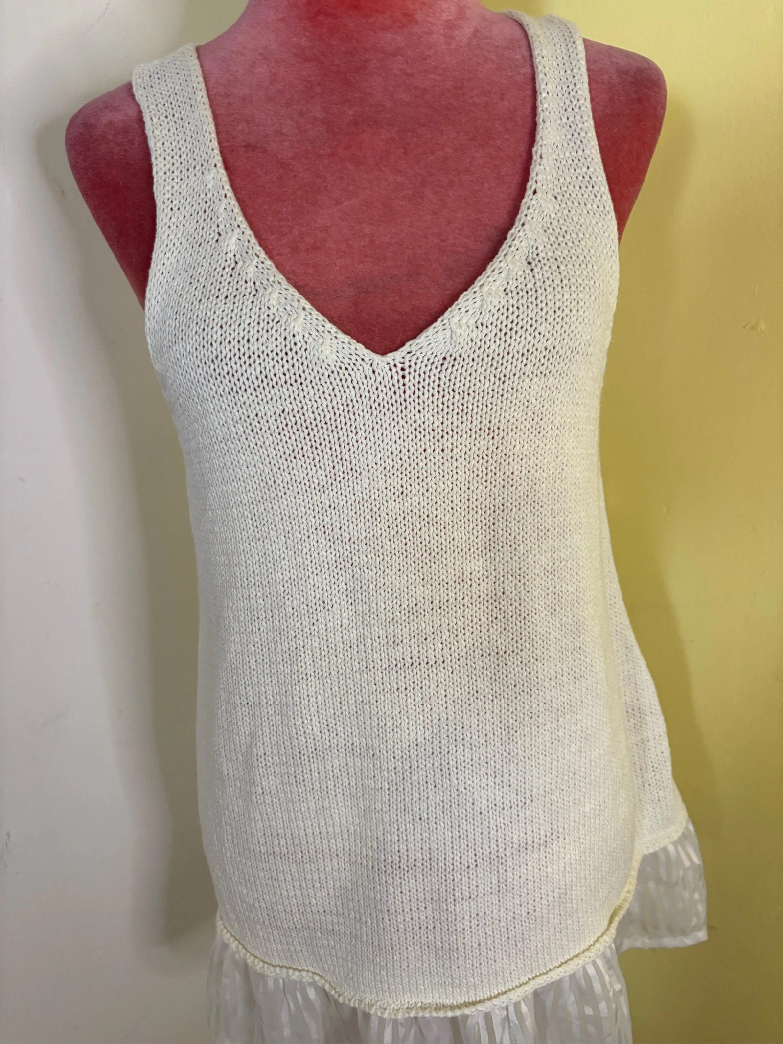 Knitted Tank Top with Ruffle, V-neck – photo 2